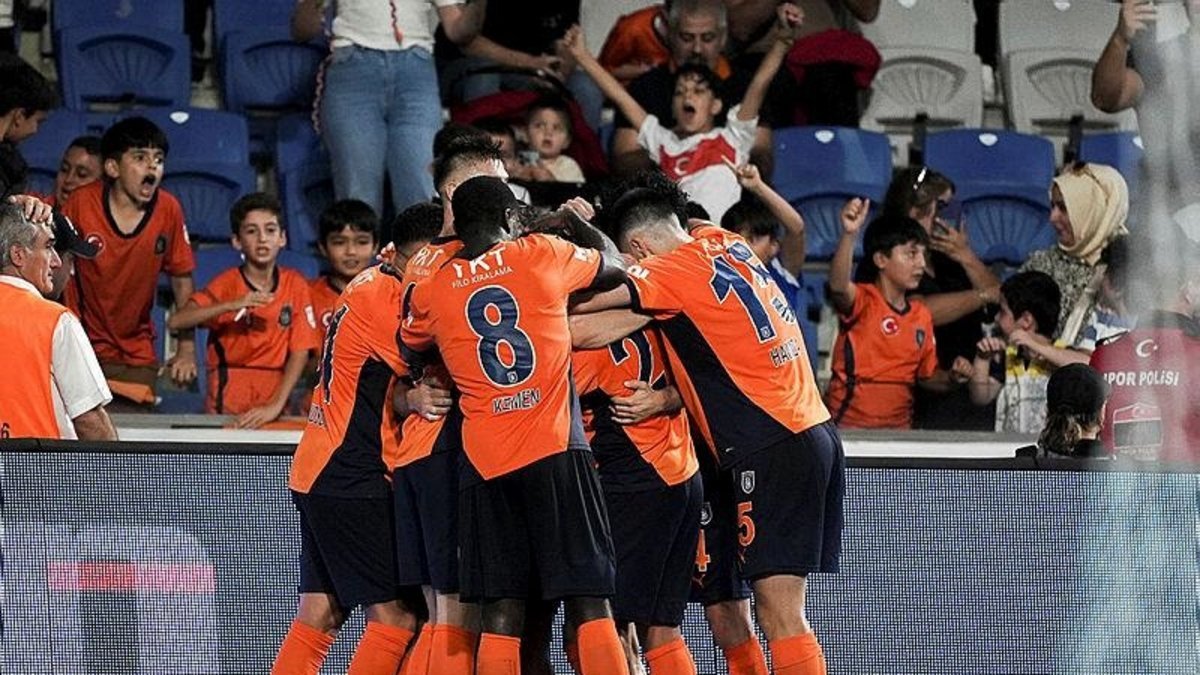 Başakşehir 2-0 St. Patrick’s (MAÇ SONUCU – ÖZET) Başakşehir Konferans Ligi biletini kaptı!