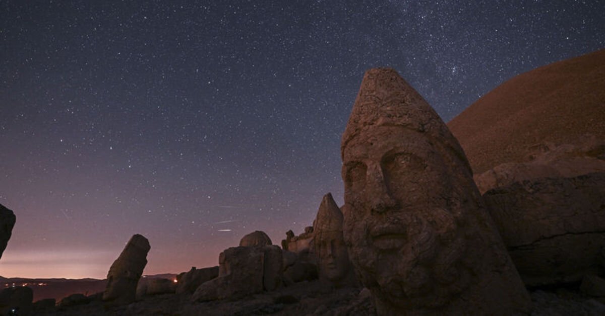 ‘Perseid meteor yağmuru’ gökyüzünde görsel şölen sundu