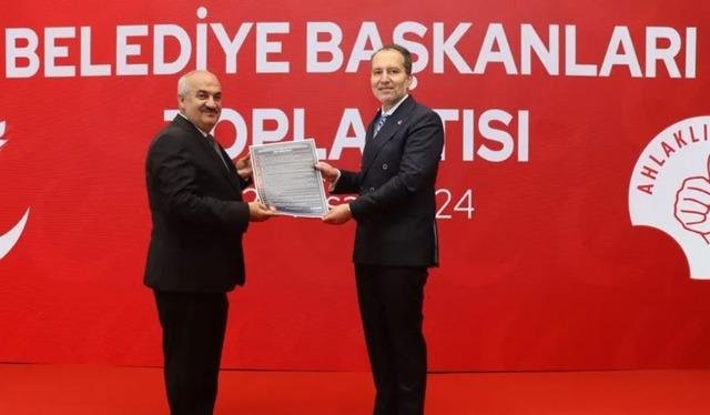 Yeniden Refah Partisi’nde istifa sürprizi! 31 Mart’taki seçimlerde belediye başkanı seçilmişti