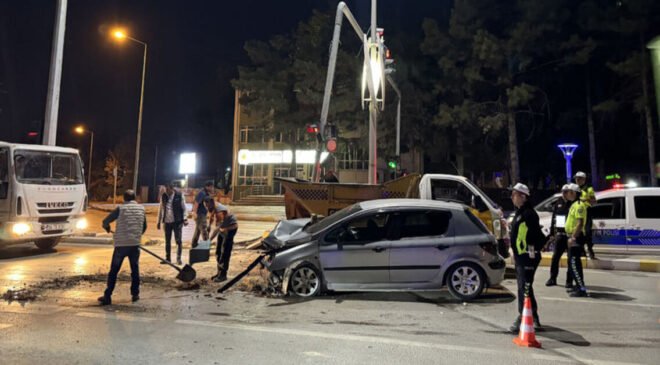 Elazığ'da trafik kazasında 3 kişi yaralandı – Güncel haberler