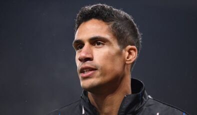 Futbolu bırakan Raphael Varane'a sürpriz görev