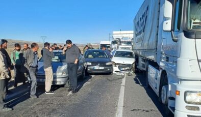 Kars'ta 6 aracın karıştığı zincirleme trafik kazasında biri ağır 2 kişi yaralandı – Güncel haberler