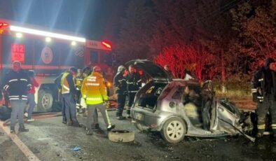 Tekirdağ'da iş makinesine çarpan otomobilde yangın faciası: 5 ölü | Son dakika haberleri