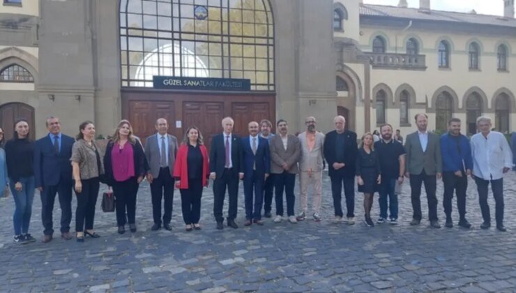 Trakya Üniversitesi’nde Metal Heykel, Madalyon ve Takı Sergisi Açıldı