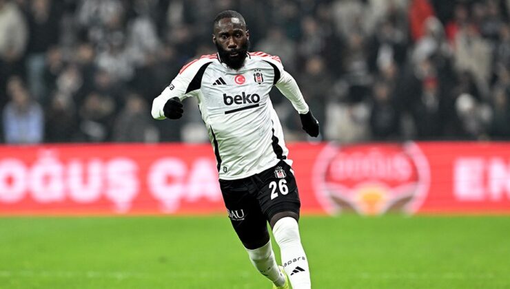 Beşiktaş tribünlerinden bir tepki de Masuaku'ya: Anons yapıldı