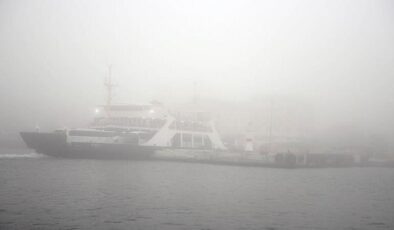 Çanakkale Boğazı'nda transit gemi geçişlerine sis engeli